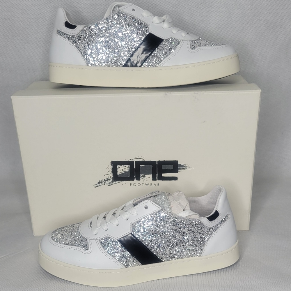 One Footwear Sneakers‎